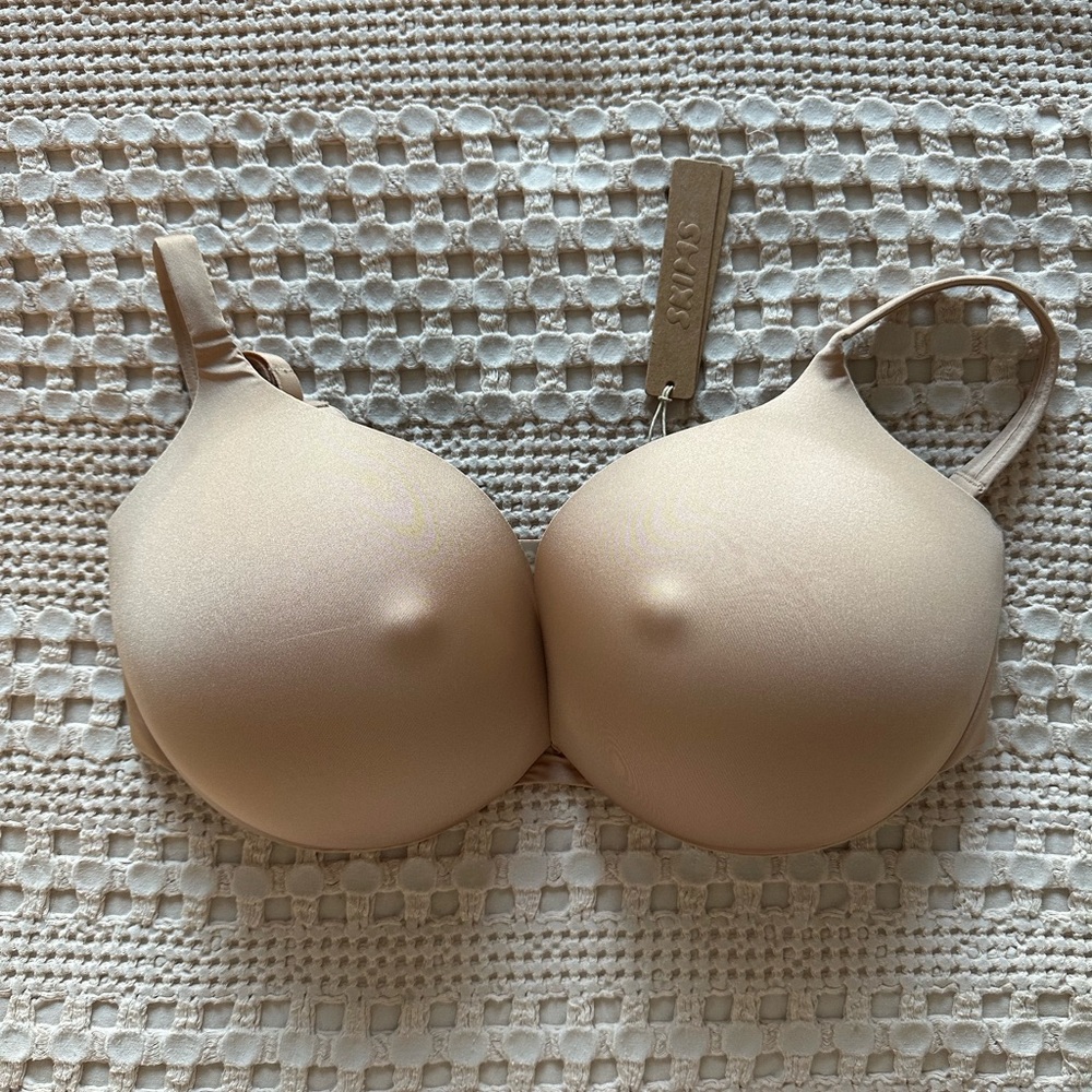 skims nipple bra nwt 34DD